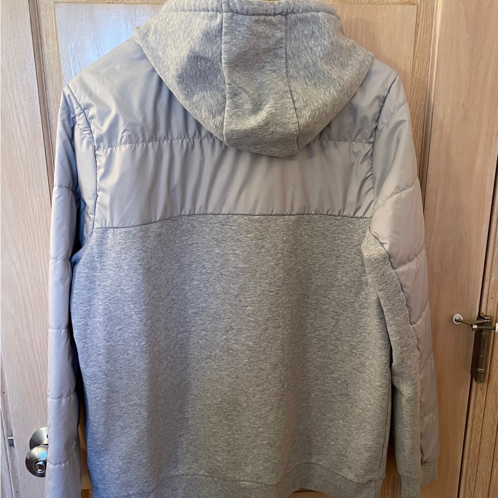 The North Face Light Gray Women's Hoodie with Quilted Body Sz XL - Picture 6 of 7